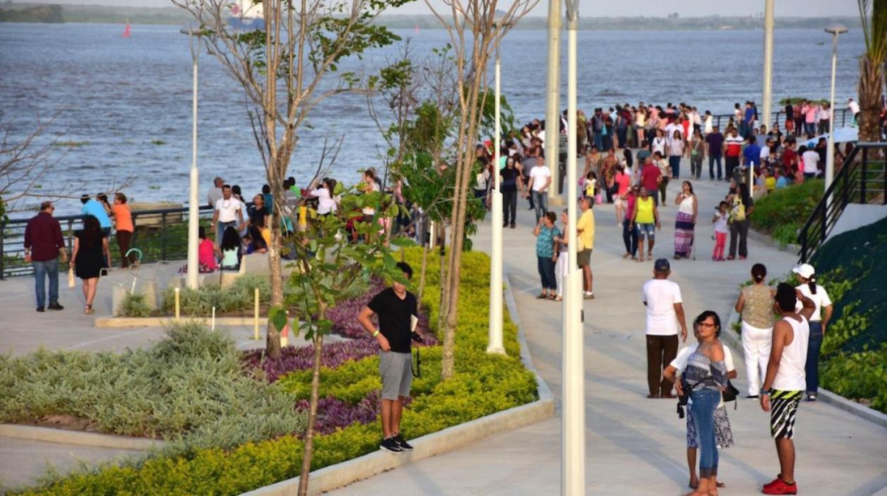 Los barranquilleros en el Gran Malecón del Río.