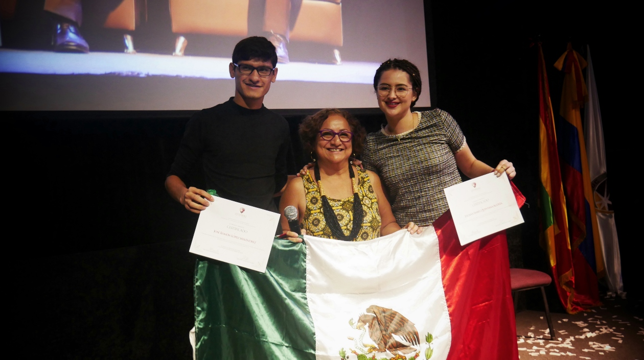 Ganadores de la premiación de jornadas de investigación.