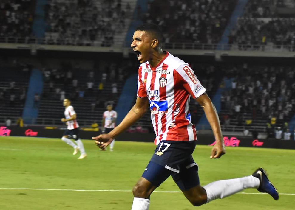 El lateral Gabriel Fuentes celebrando.