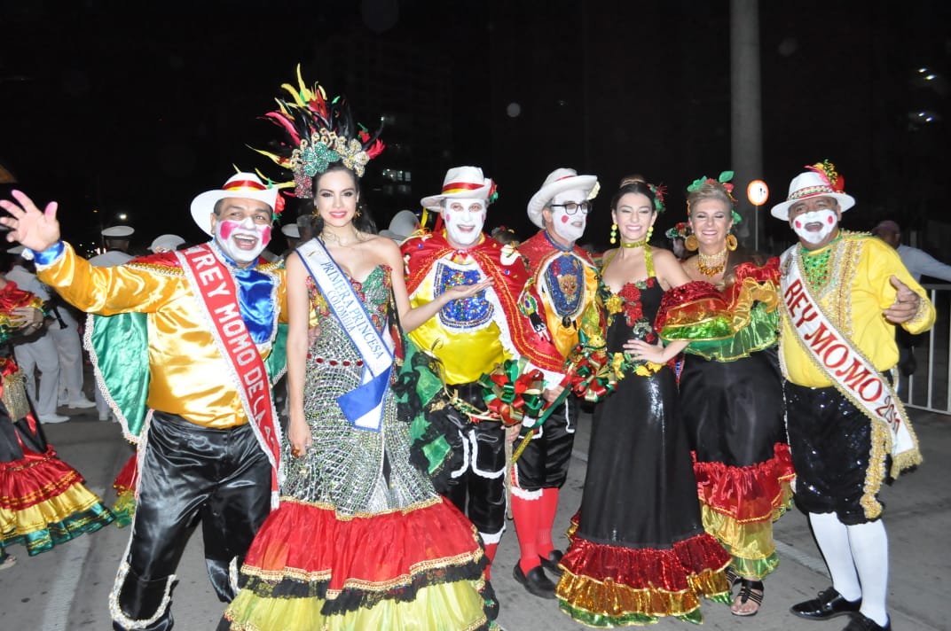 El Rey Momo de la 44 en el Desfile del Garabato de Emiliano 