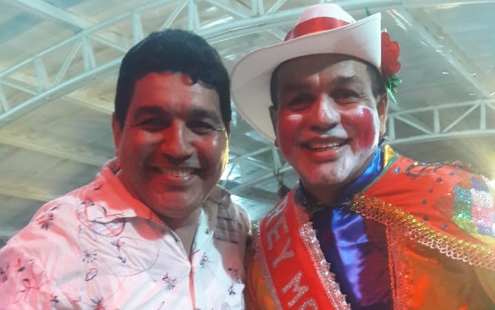 Carlos Tapias y su hermano el Rey Momo de la 44.