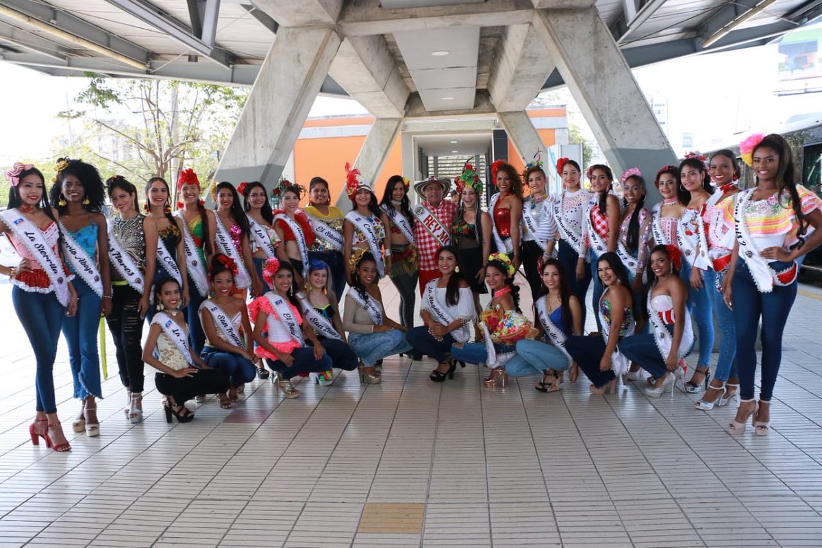 Fueron invitadas especiales en la estación de Transmetro.