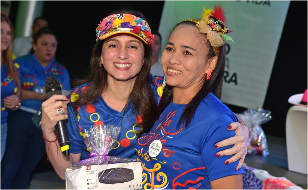  Las mujeres recibieron además un kit completo con materiales y herramientas para que inicien desde ya su propio negocio.