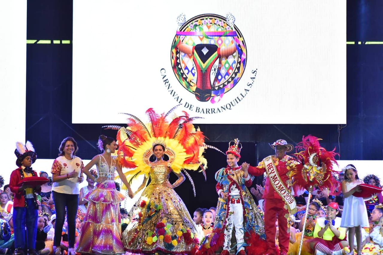 La Reina Carolina Segebre; la Reina Infantil, Isabella Chacón; el Rey Infantil, César De La Hoz y el Rey Momo, Freddy Cervantes.