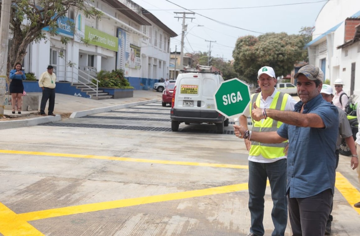Alcalde Char habilitó dos vías.