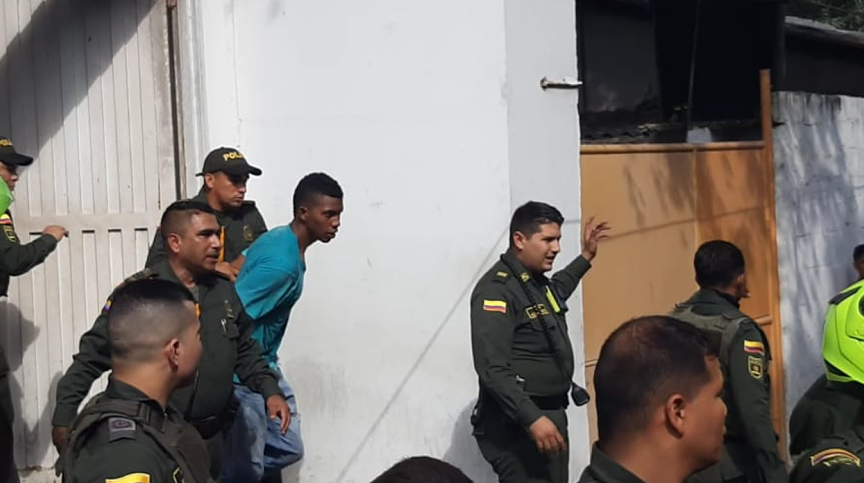 Traslado de los capturados a la URI de la Fiscalía.