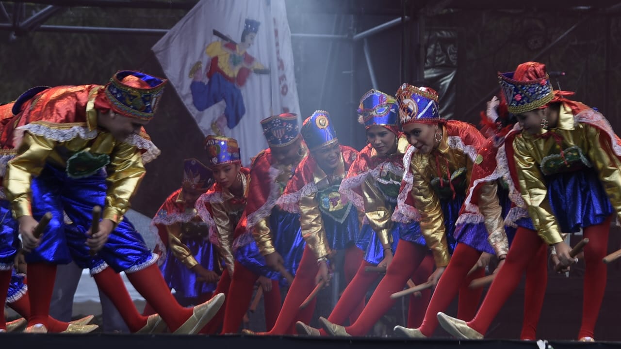 Danza del paloteo mixto
