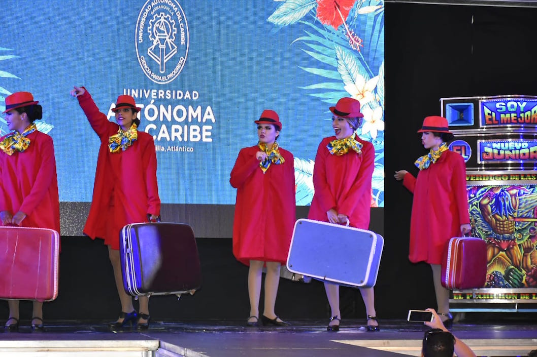 Coreografía para presentar el vestido de 'Juanita la cambambera'.