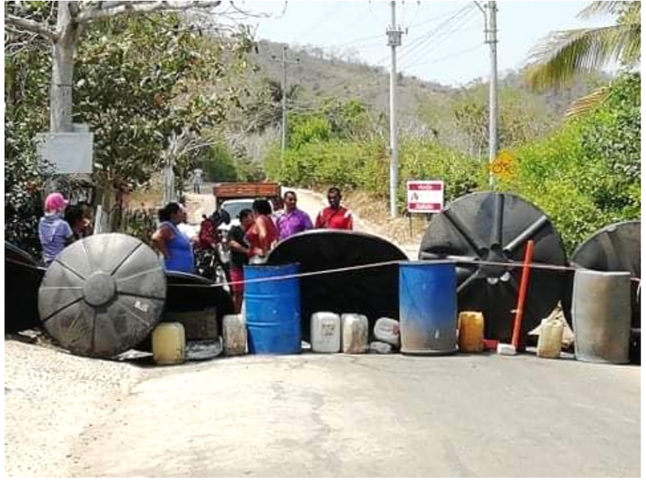 La falla obedeció a una fuga en la tubería de 4 pulgadas de diámetro.