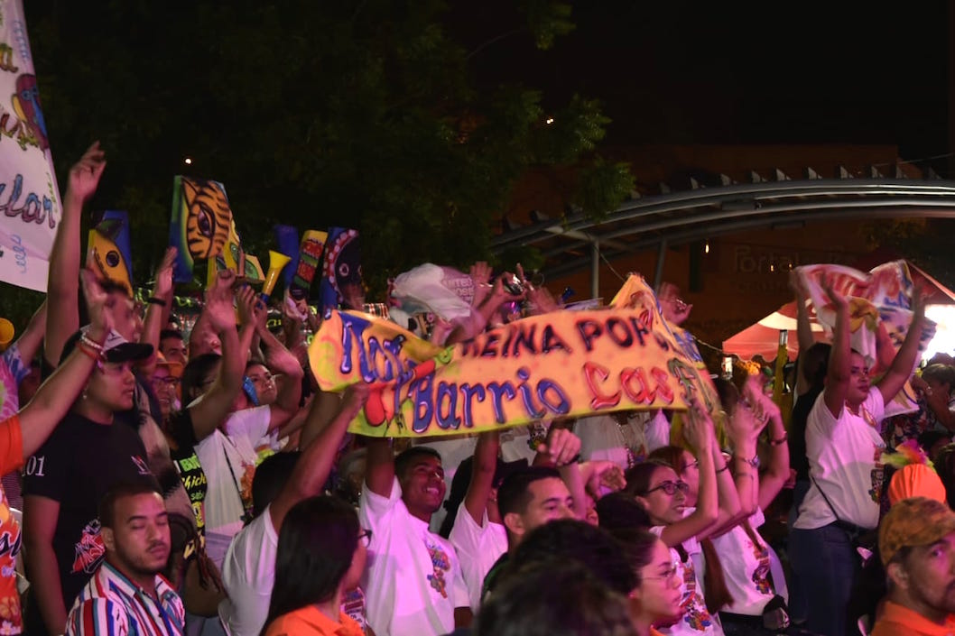 Simpatizantes de las candidatas presentes en el espectáculo.