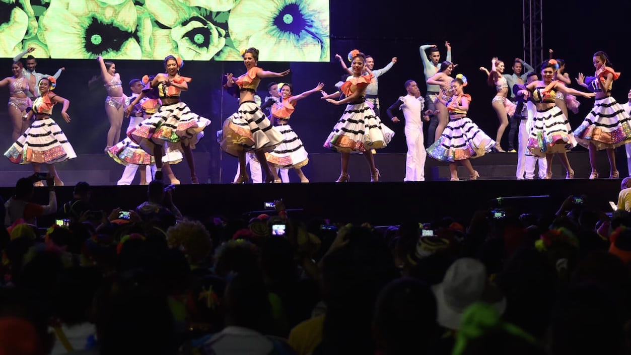 Las candidatas en pleno show.