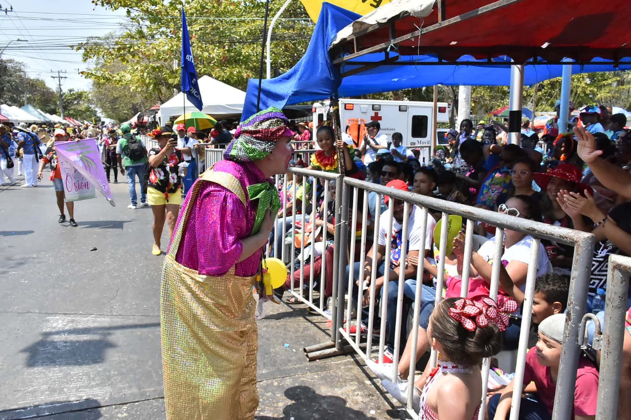El payaso Pachú saludando al público.