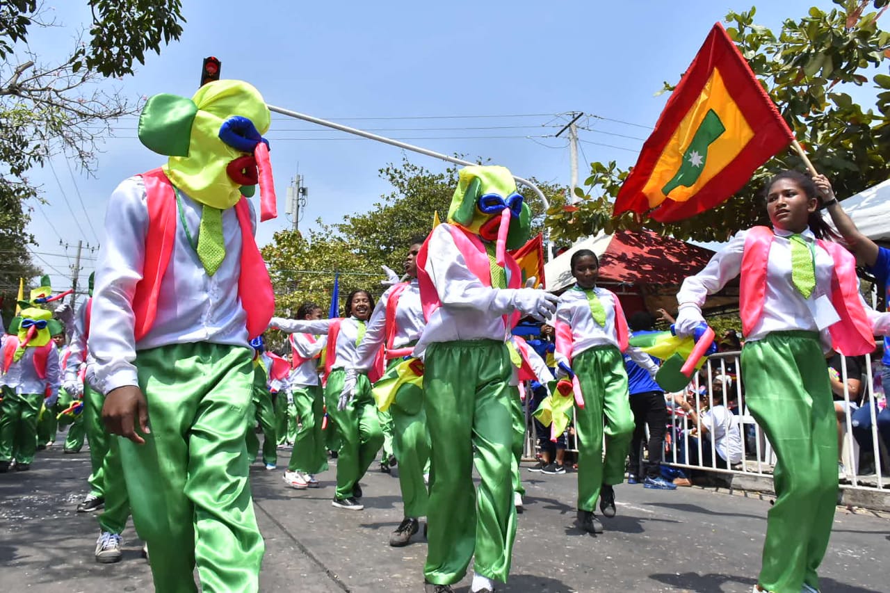 Las marimondas de los niños que trabajan con la primera dama Katia Nule.