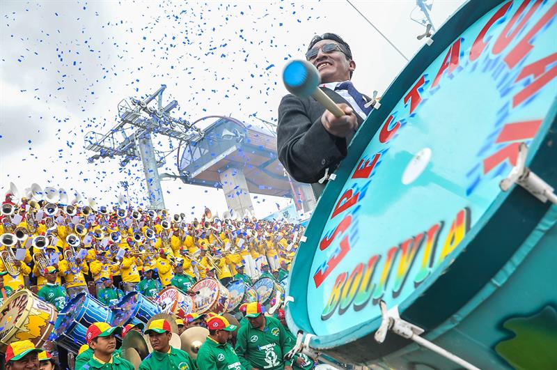 Músico del Carnaval de Bolivia.