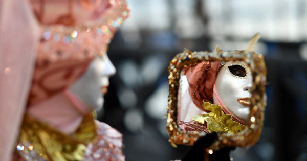 Integrante de comparsa en el Carnaval de Venecia.