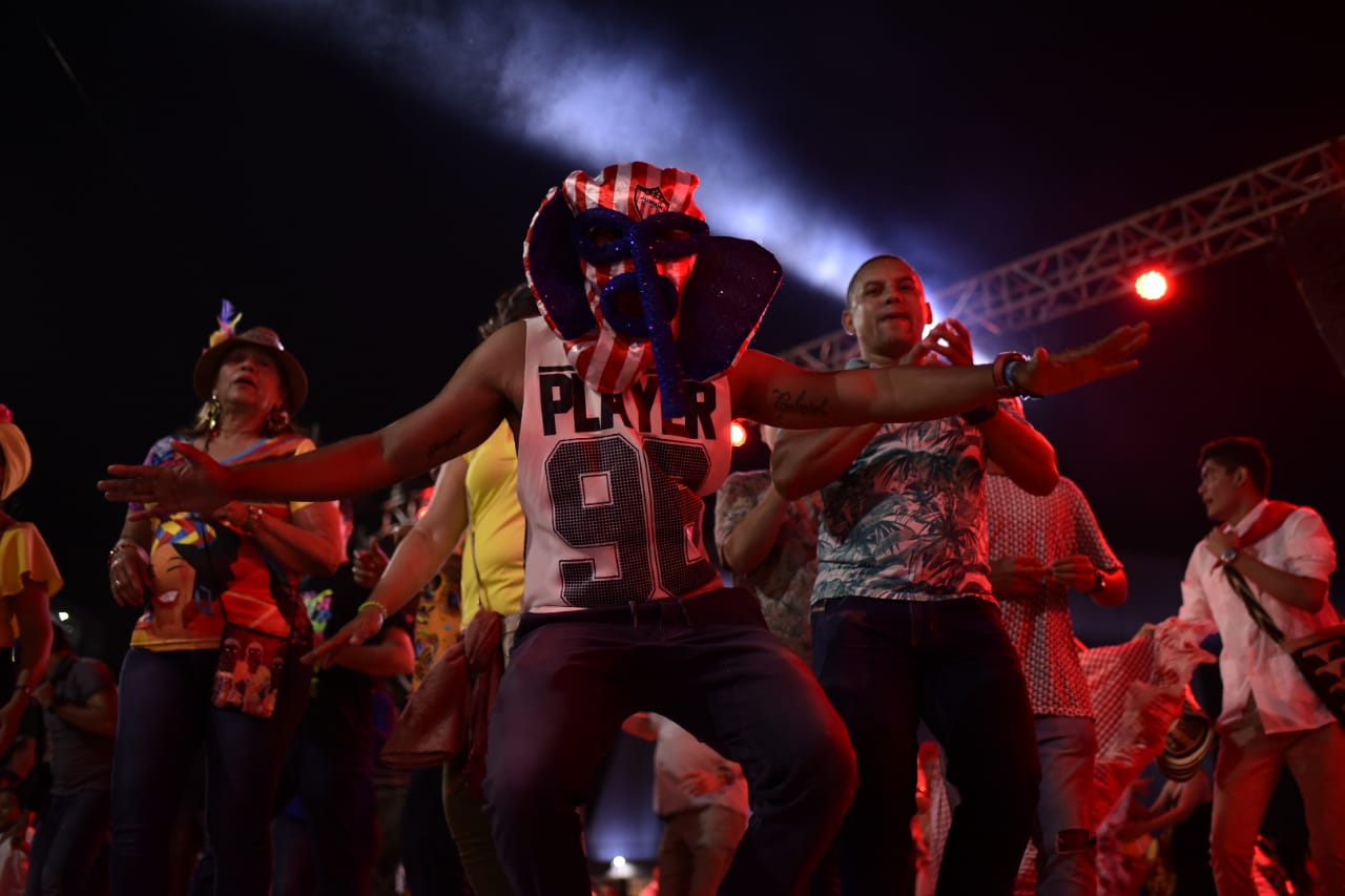 La marimonda se hizo presente en la Noche de Tambó. 