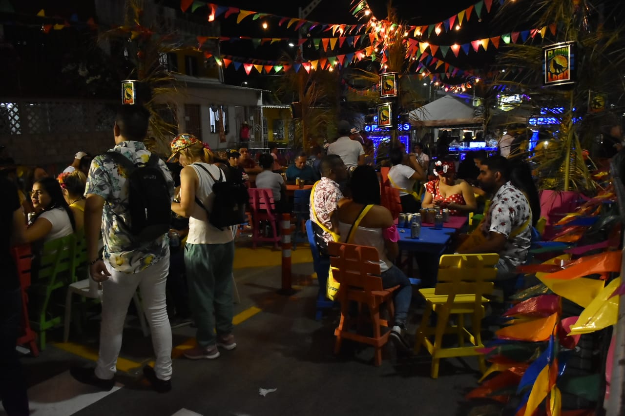 El Par Vial de la carrera 50 se convirtió en la pista de baile más grande del mundo.