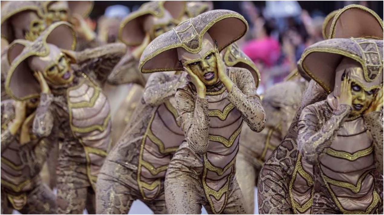 Integrantes de la escuela de samba del Grupo Especial Gaviões da Fiel.