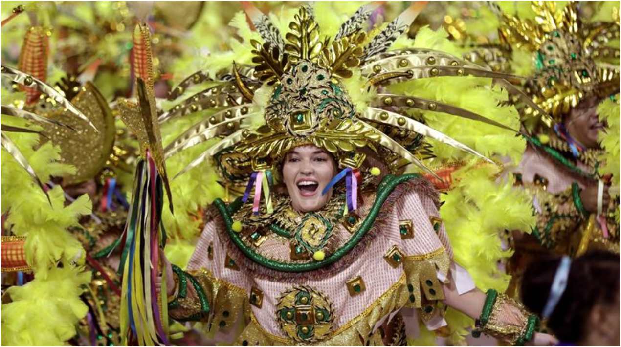 Integrantes de la escuela de samba del Grupo Especial Unidos de Vila Maria.
