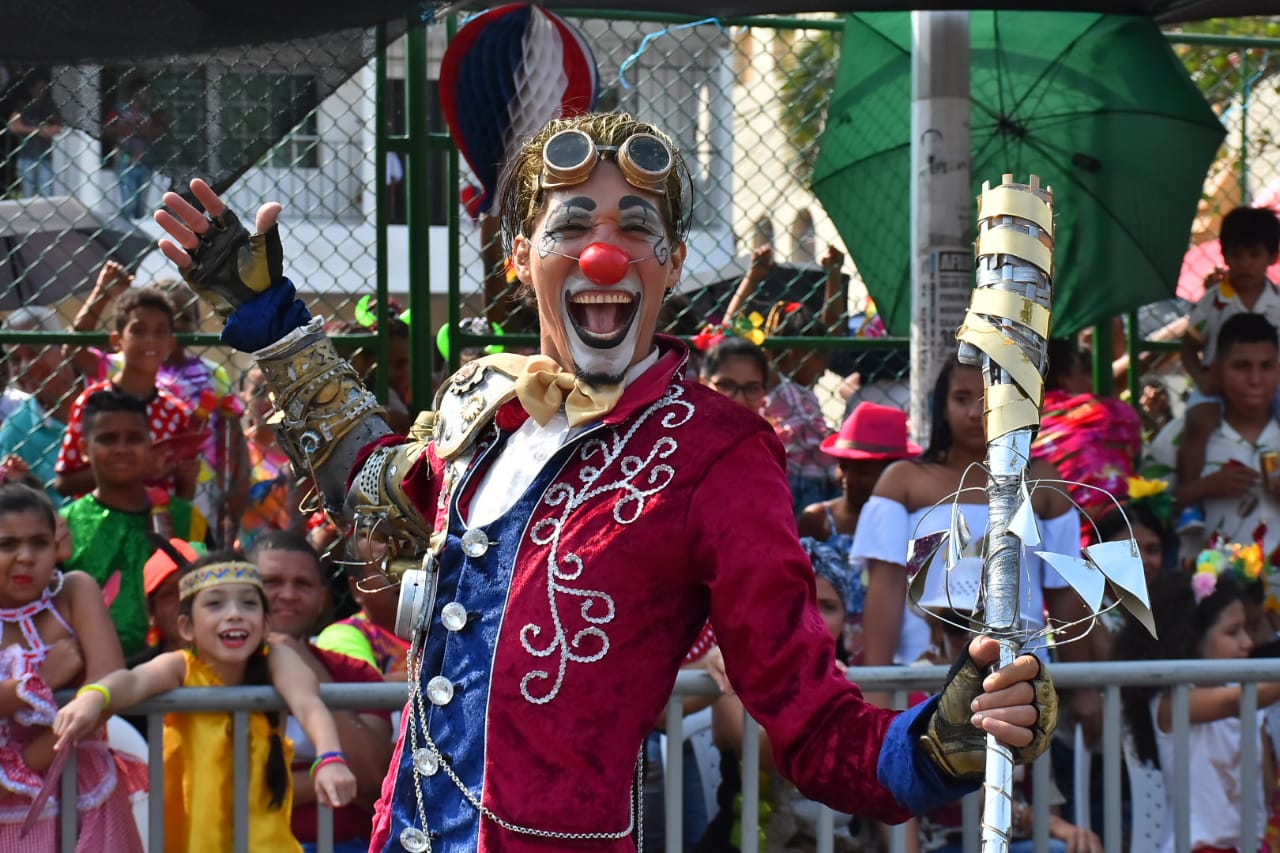 La gente vivió al máximo al desfile y se disfrazó como quiso.