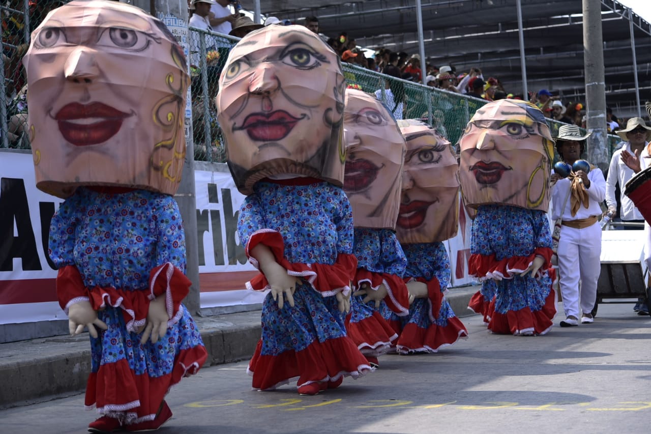 Danza de los Enanos, en la Gran Parada de Tradición.