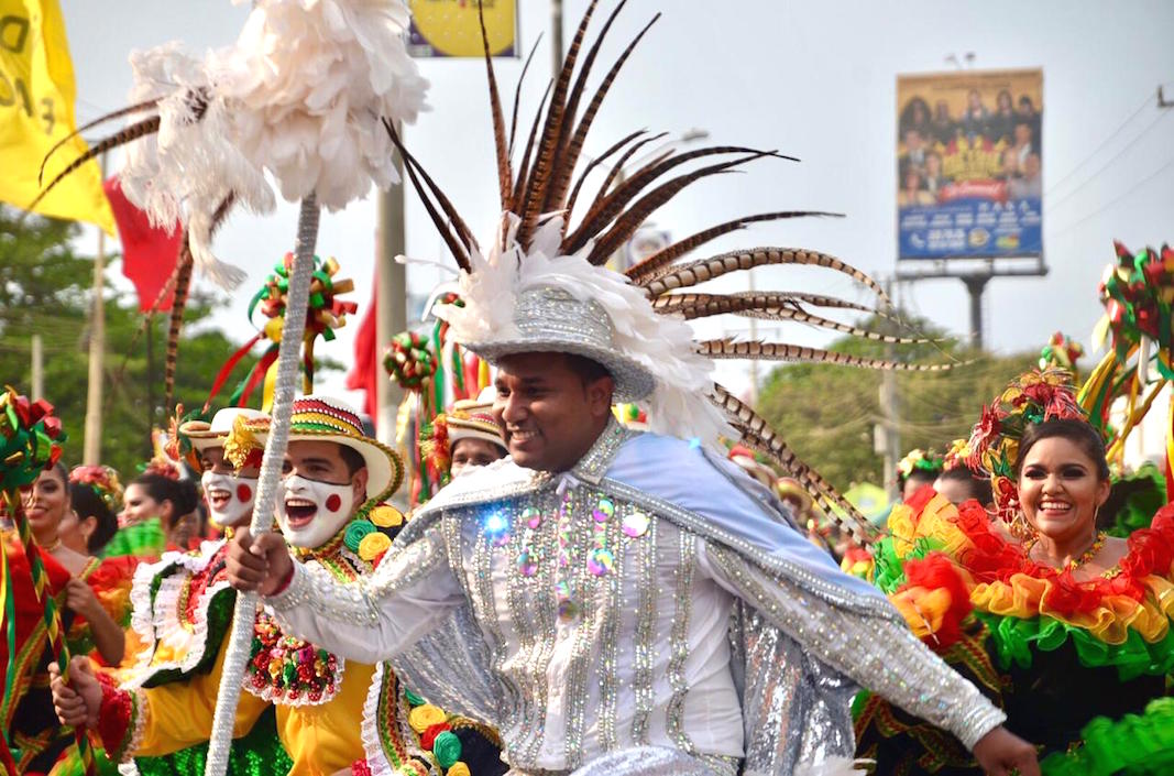 Encabezando la Danza del Garabato de la Universidad Libre.