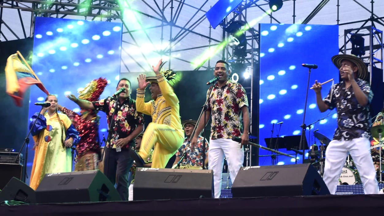 Lucida presentación de Cumbia Caribe.