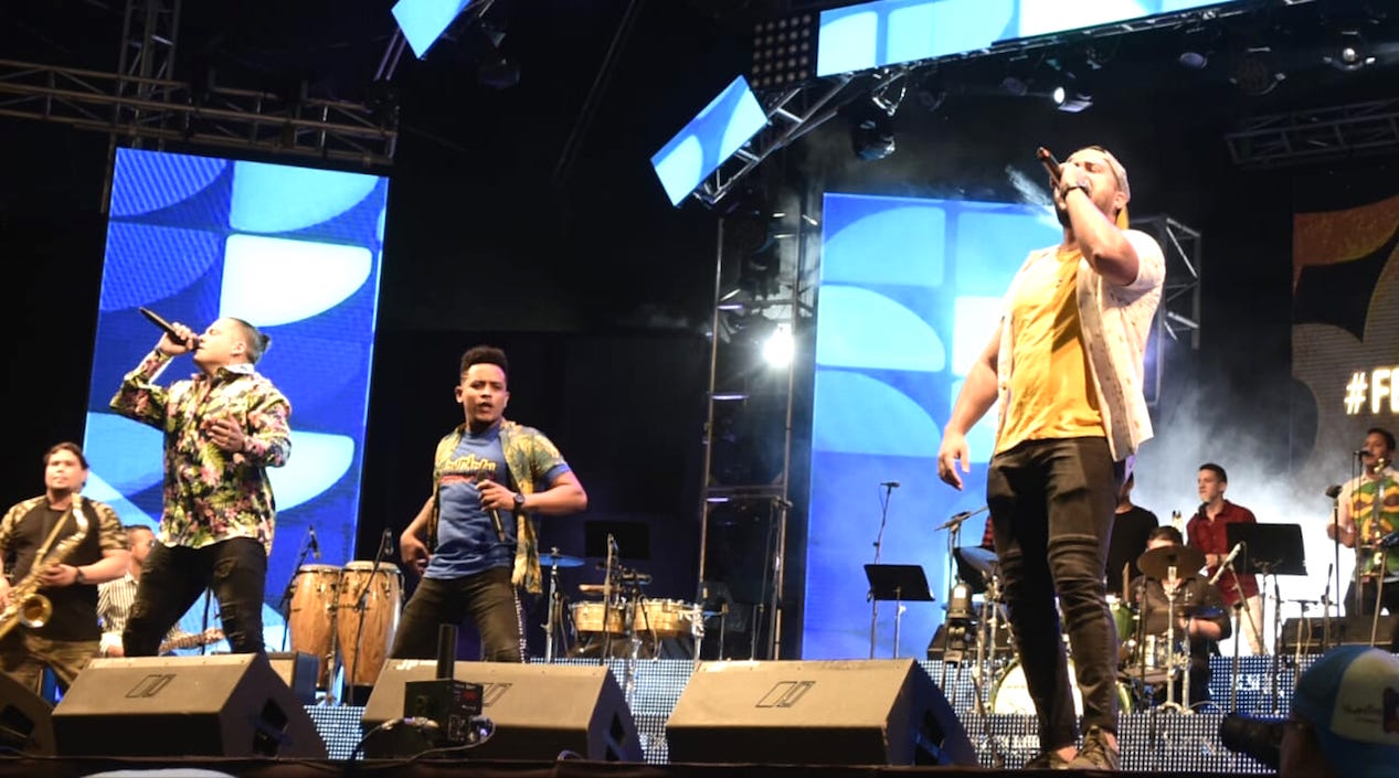 La Bandola, deleitando al público.