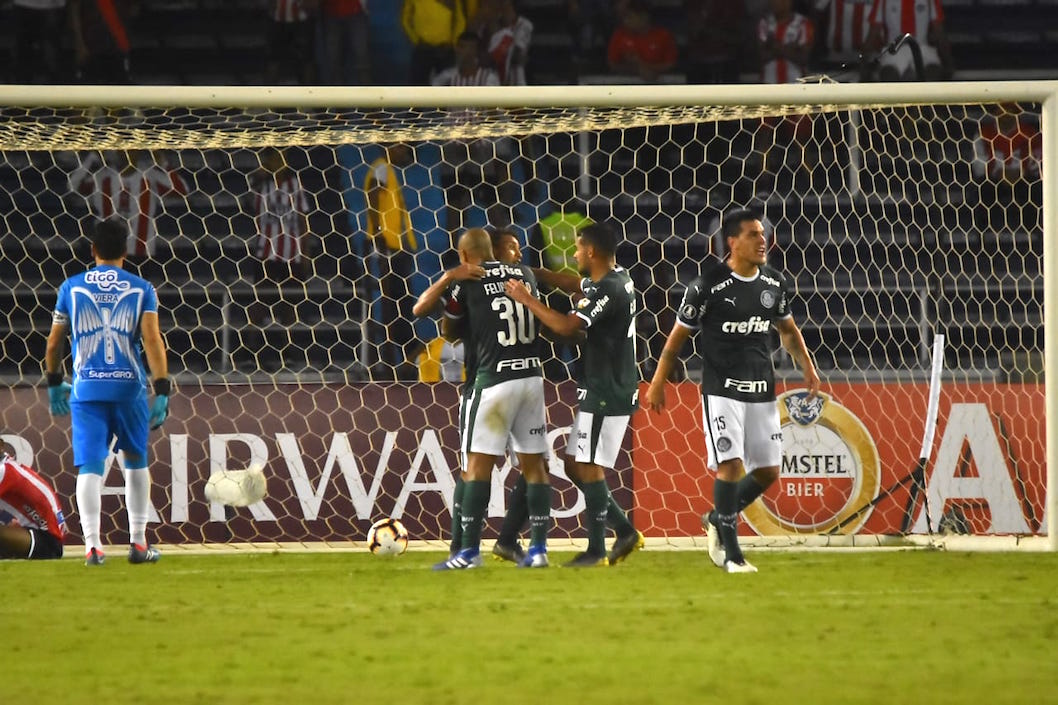 Los brasileños celebrando nuevamente en el Metropolitano.