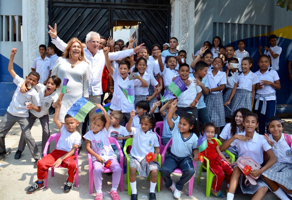 Niños de instituciones educativas hicieron parte del recorrido.