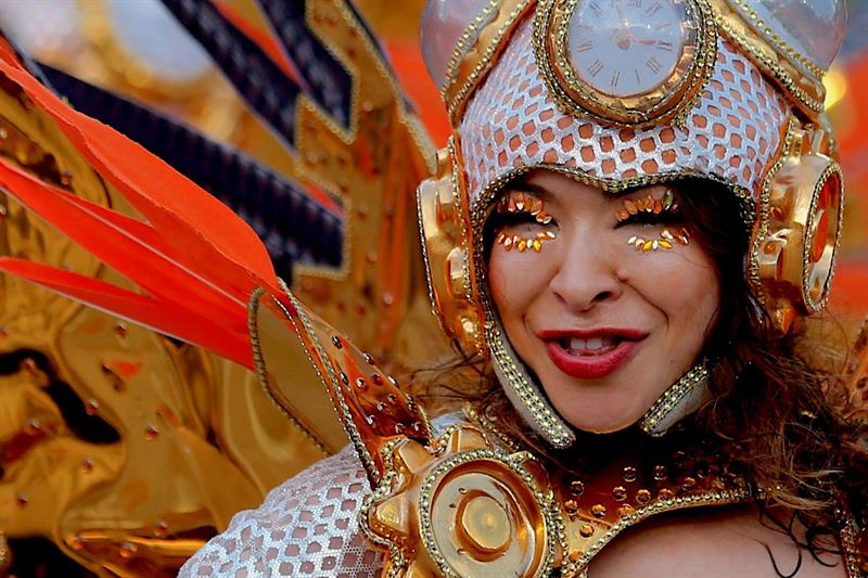  Integrantes de la escuela de samba del Grupo Especial Mocidade Alegre.