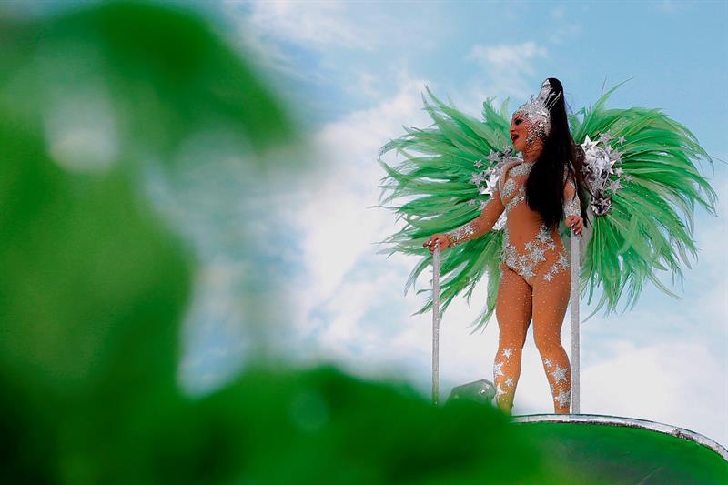 Integrantes de la escuela de samba del Grupo Especial Mocidade Alegre.