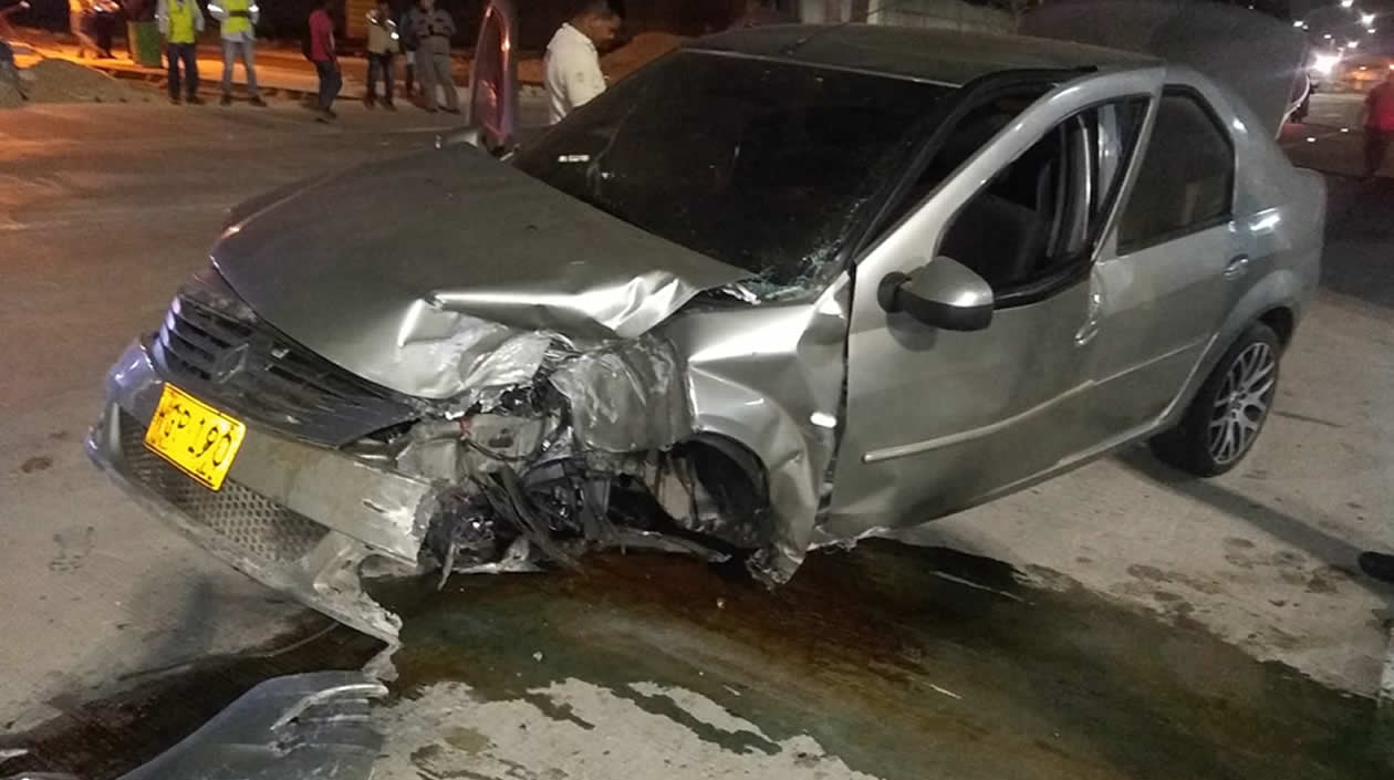 Este es el vehículo particular accidentado en la Vía 40.