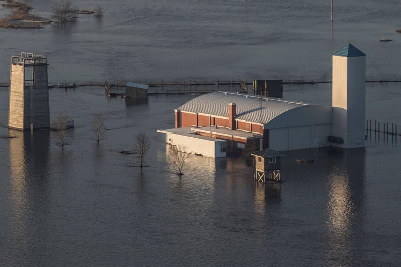 Otra vista aérea de las inundaciones en el Campamento Ashland.