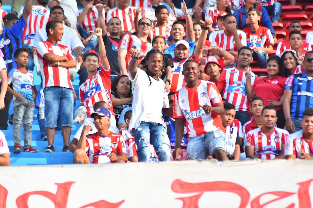 Público presente en el estadio Metropolitano.