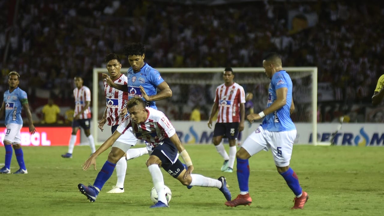 Falta cometida contra Víctor Cantillo.