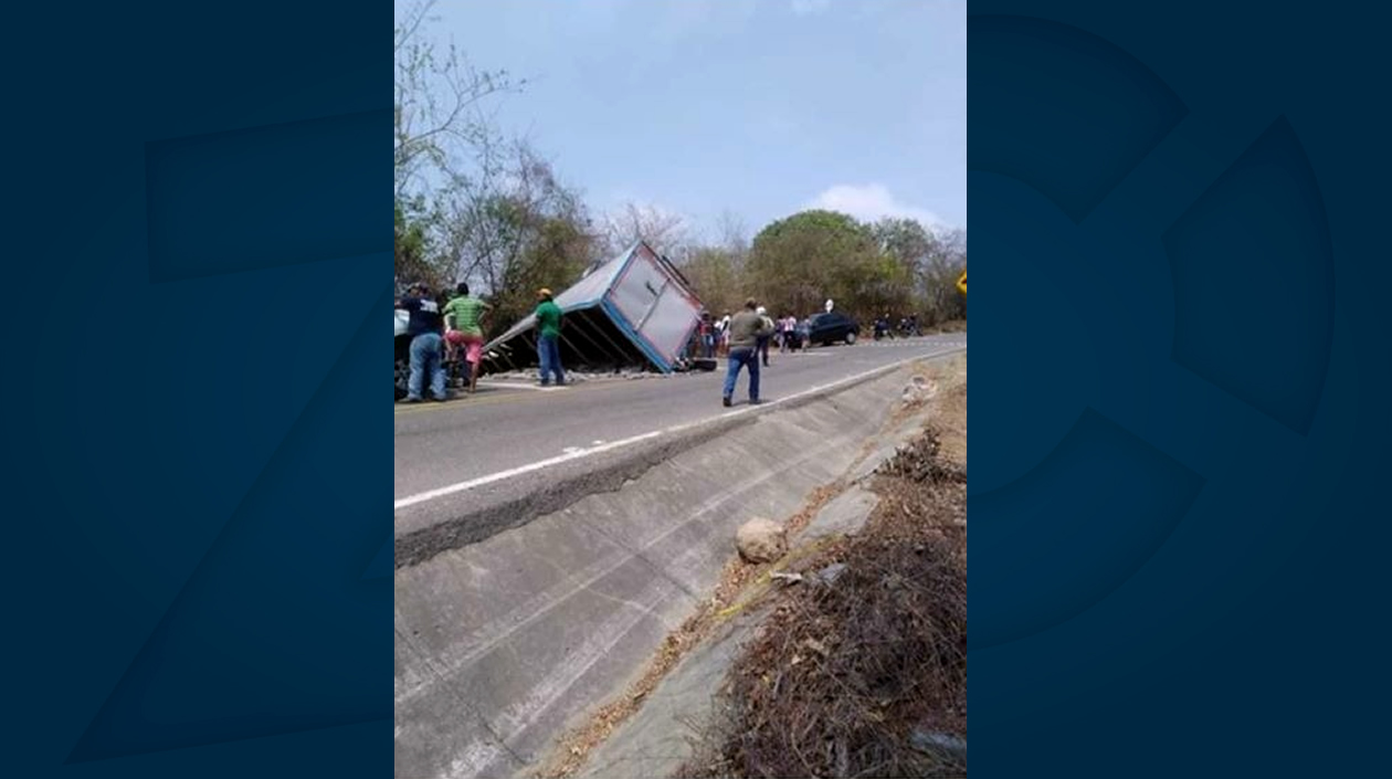 Otro aspecto de cómo quedó el furgón.