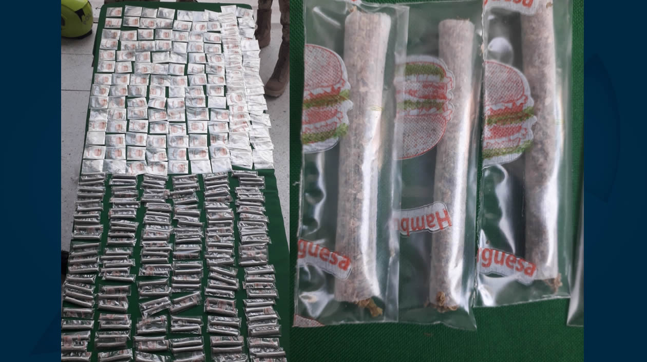 Cortesía. Cocaína y cigarrillos de marihuana hallados al supuesto líder de la banda junto su acompañante.