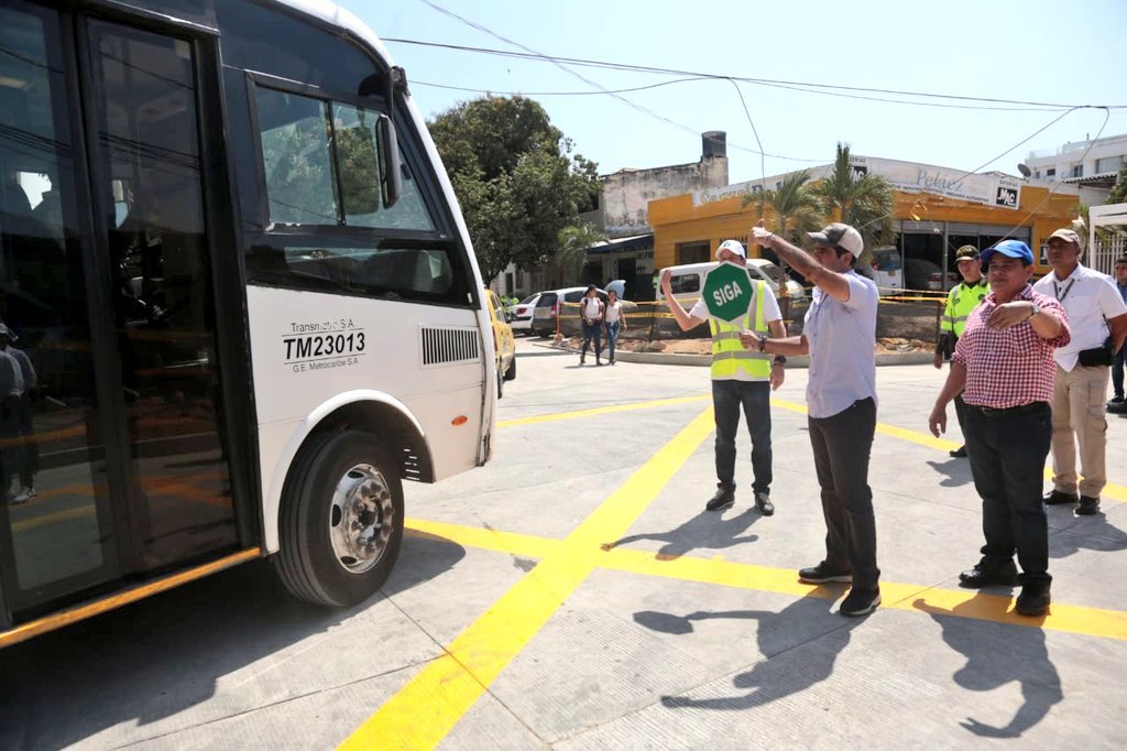 Reapertura del tráfico tras las obras en el arroyo de la calle 75.