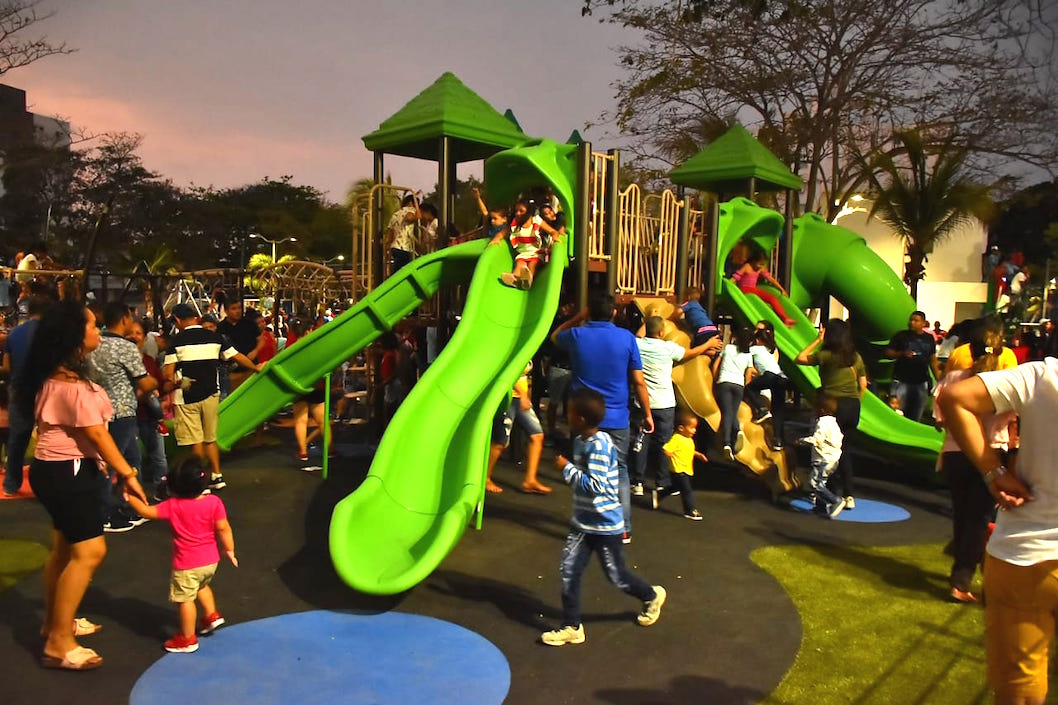 Los niños, los más felices con las nuevas atracciones.