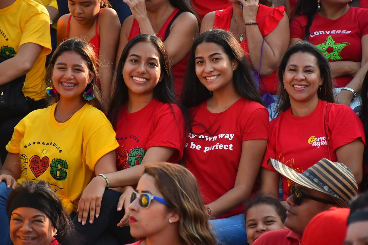 Los asistentes llevaron colores alusivos a la bandera de Barranquilla.