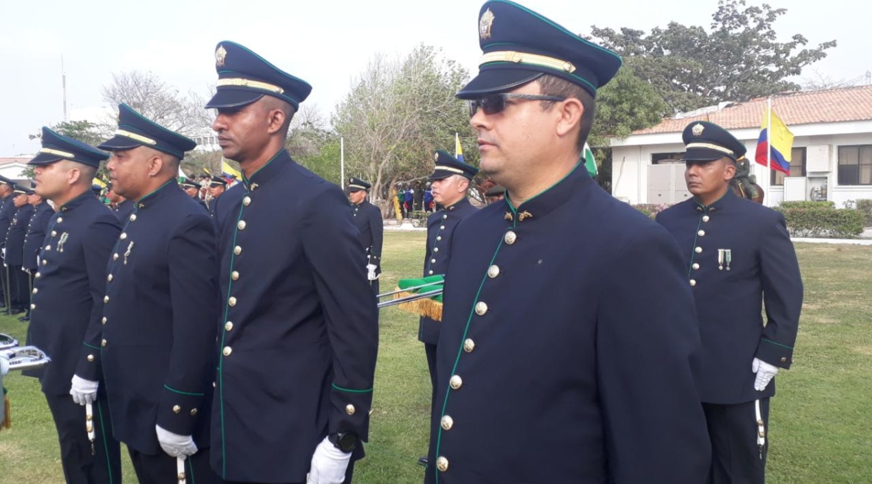 Momentos de la ceremonia de ascenso.