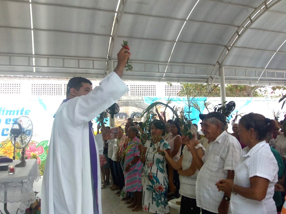 Misa celebrada en el Centro de Vida (Adultos Mayores), en malambo.