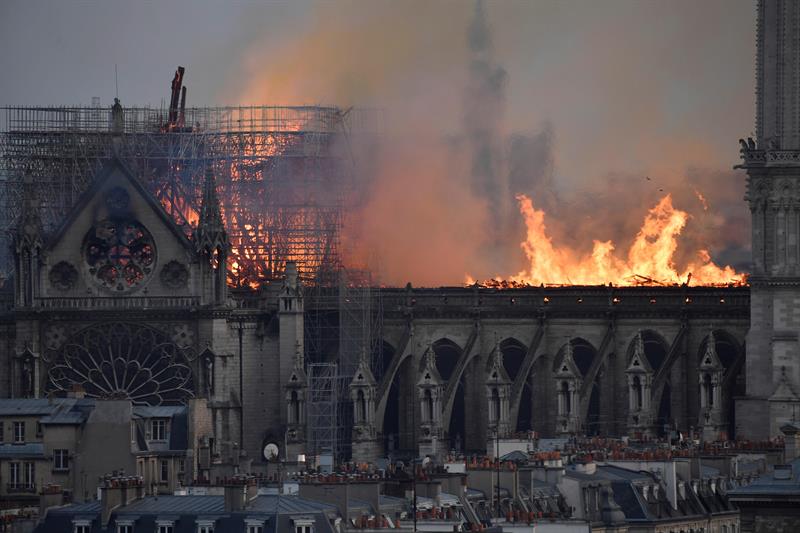 Notre Dame es, junto a la torre Eiffel, uno de los grandes atractivos de la ciudad.