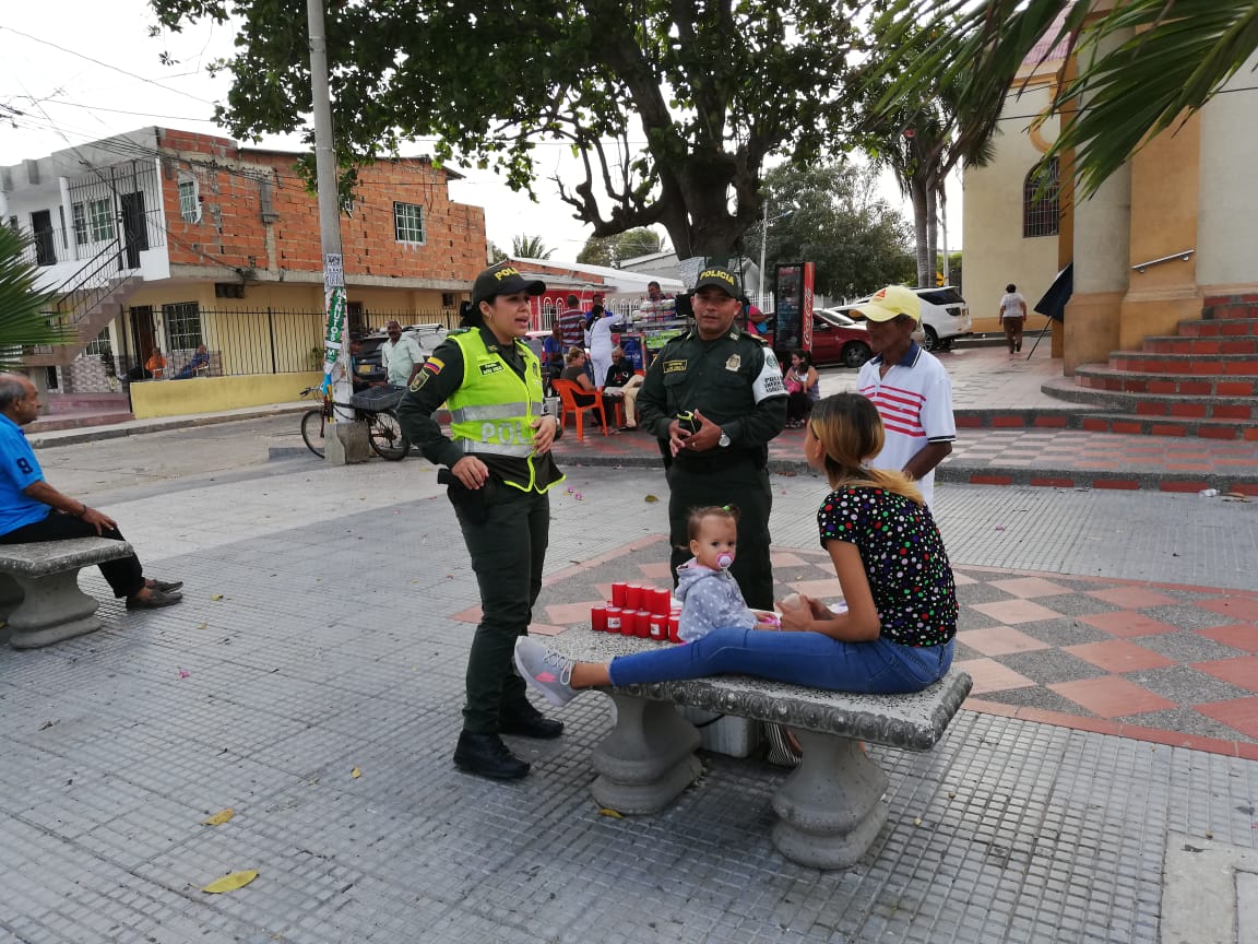 Policías de Infancia y Adolescencia en la Iglesia San Felipe.