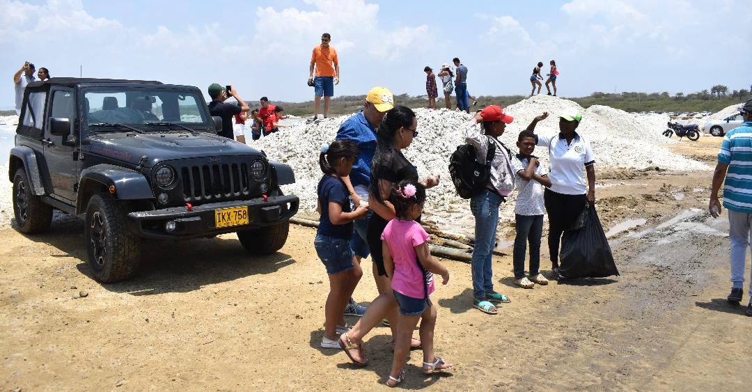 Las tomas fotográficas encima de las pilas de sal.