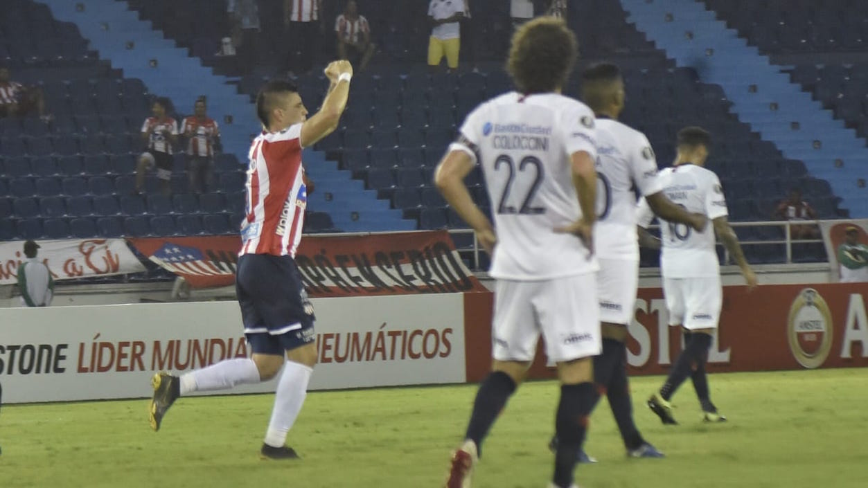 Michael Rangel celebrando la apertura del marcador.