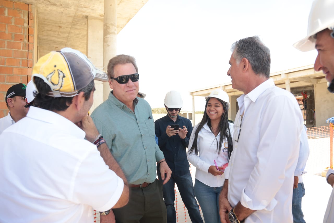 El presidente de la Federación Colombiana de Fútbol, Ramón Jesurún, el Alcalde Alejandro Char y el técnico de la Selección, Carlos Queiroz.