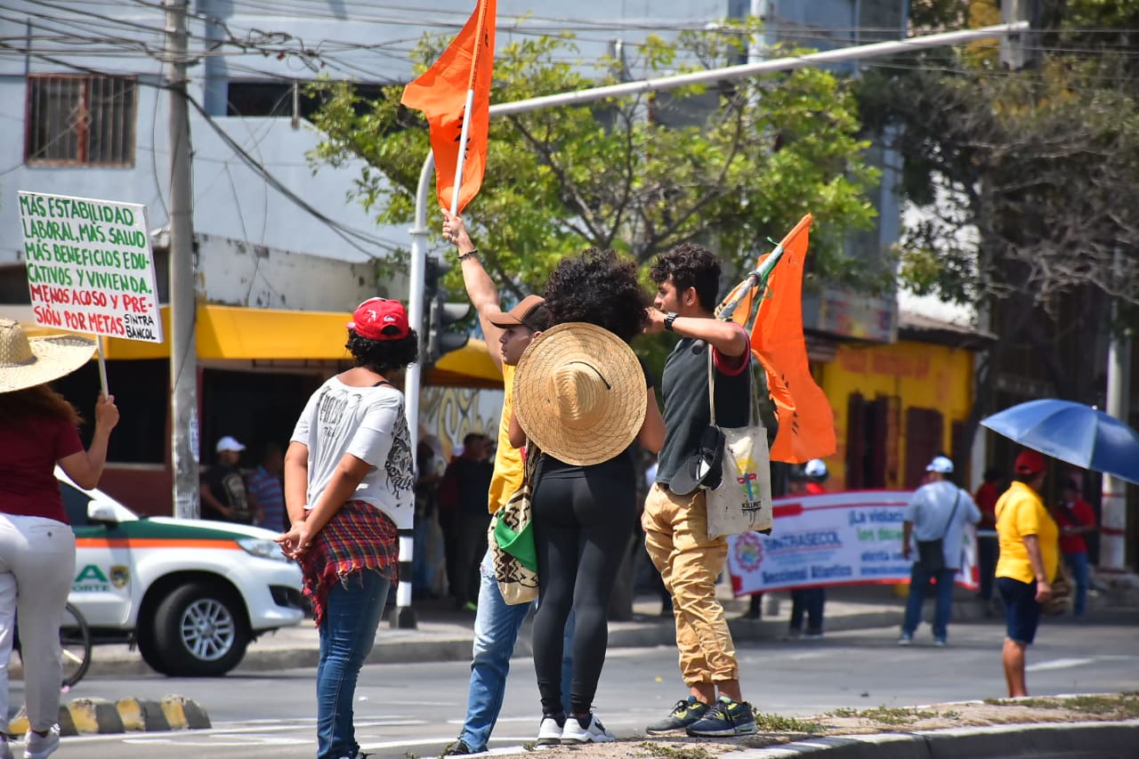 Jóvenes apoyaron la marcha.