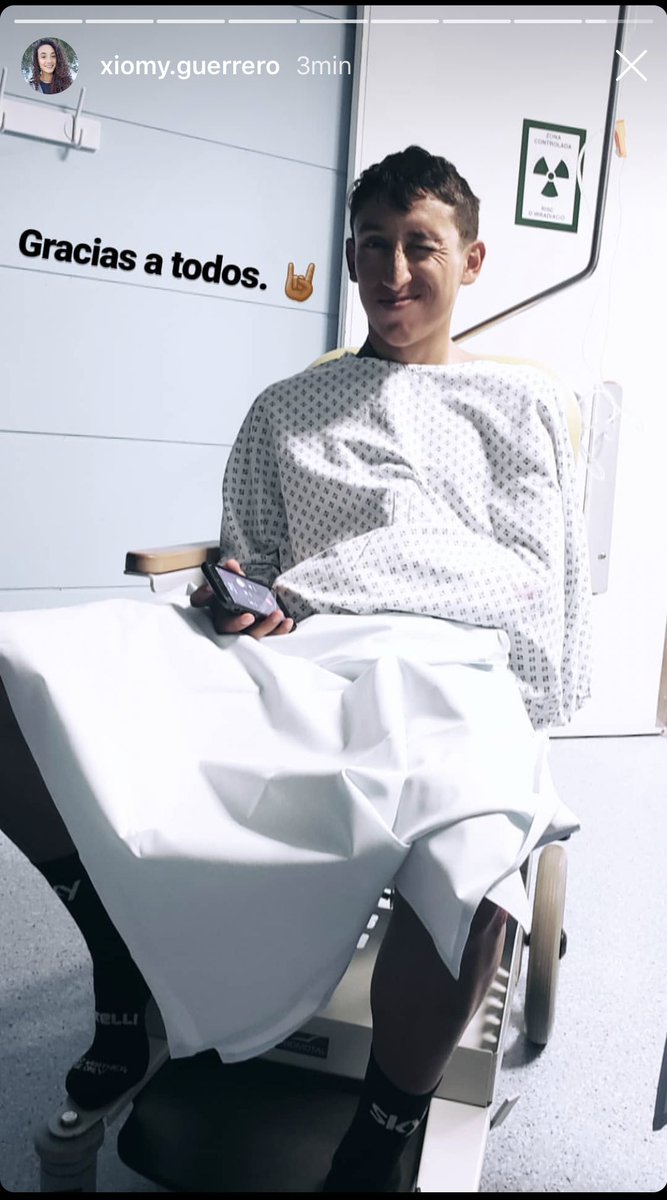 Egan Bernal en la revisión médica. 